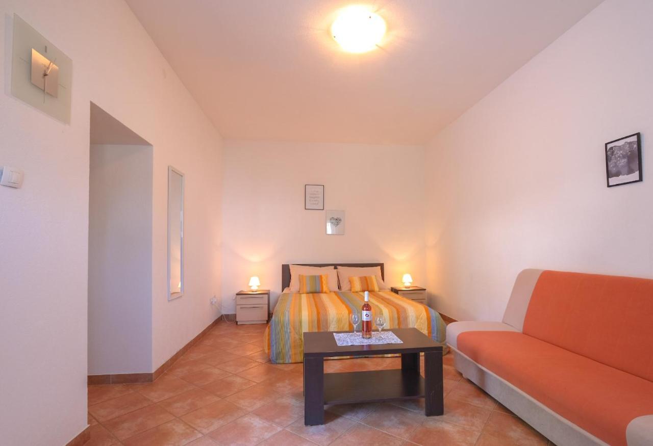 Apartmani Nina Rovinj Luaran gambar