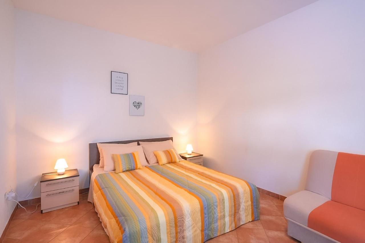 Apartmani Nina Rovinj Luaran gambar