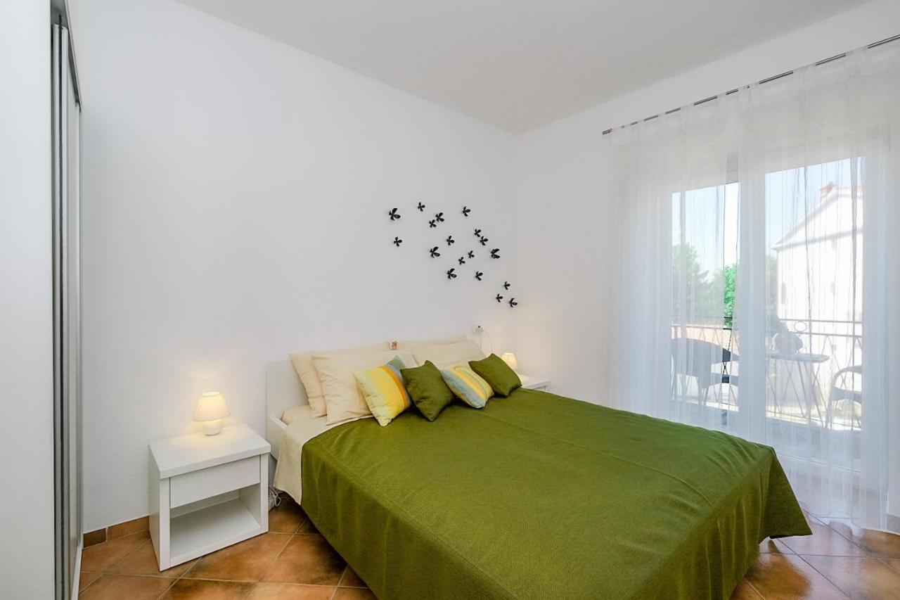 Apartmani Nina Rovinj Luaran gambar