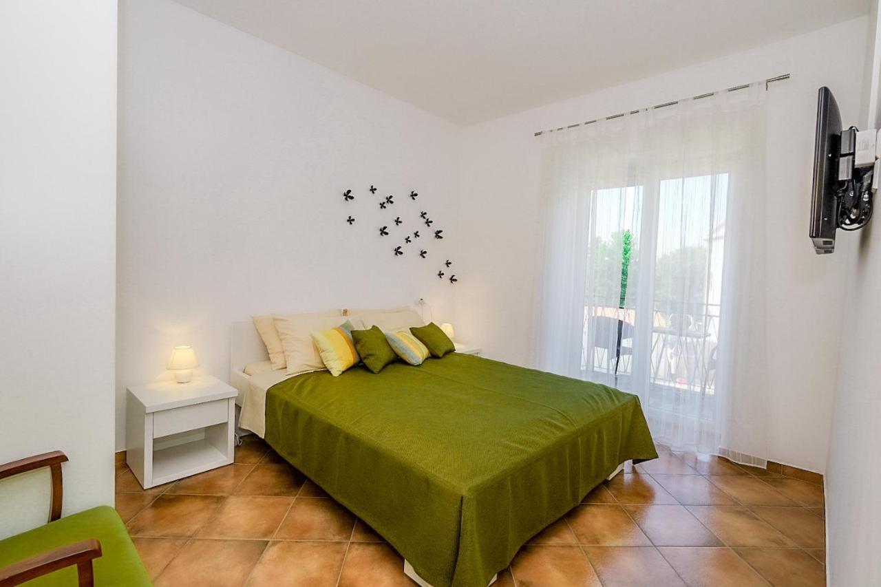 Apartmani Nina Rovinj Luaran gambar