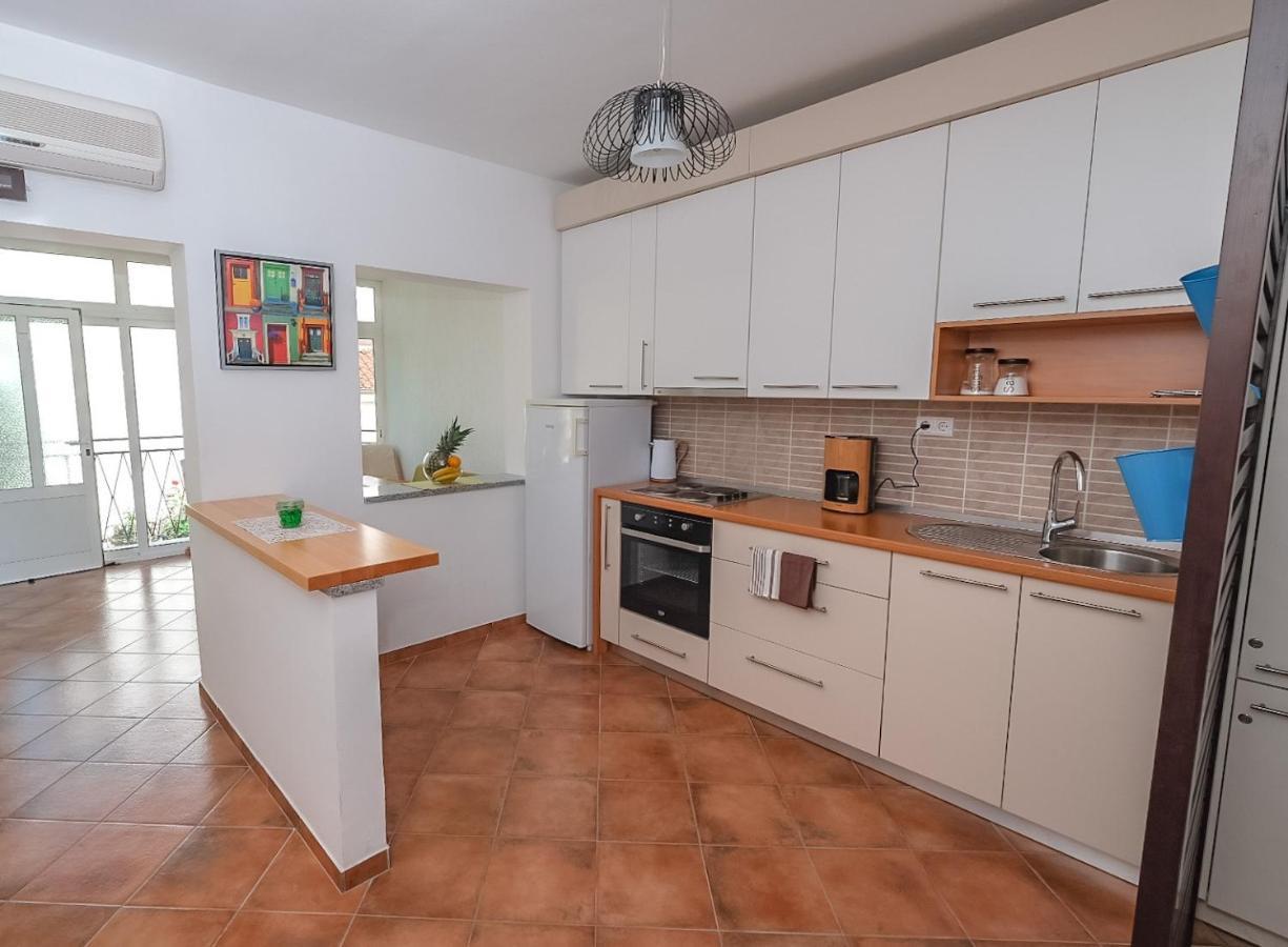 Apartmani Nina Rovinj Luaran gambar