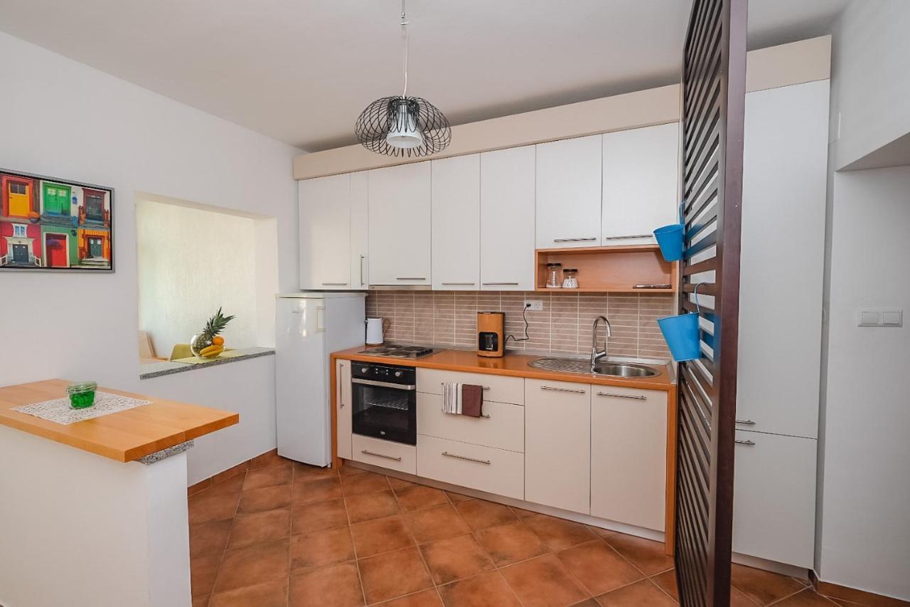 Apartmani Nina Rovinj Luaran gambar