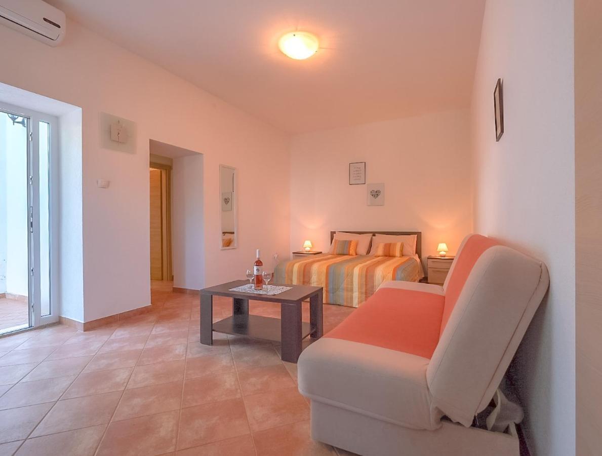 Apartmani Nina Rovinj Luaran gambar
